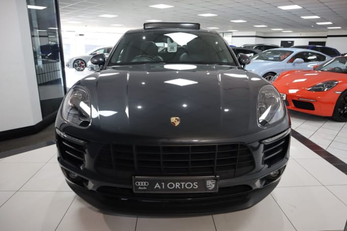 2025 Porsche Macan