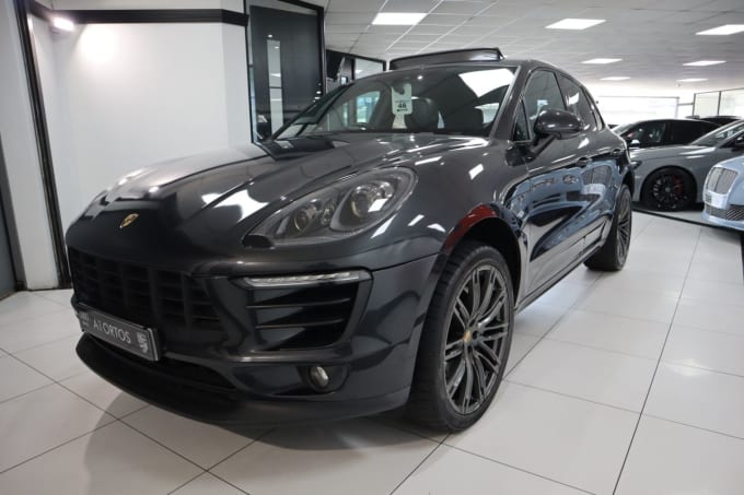 2025 Porsche Macan
