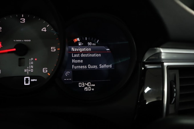 2025 Porsche Macan