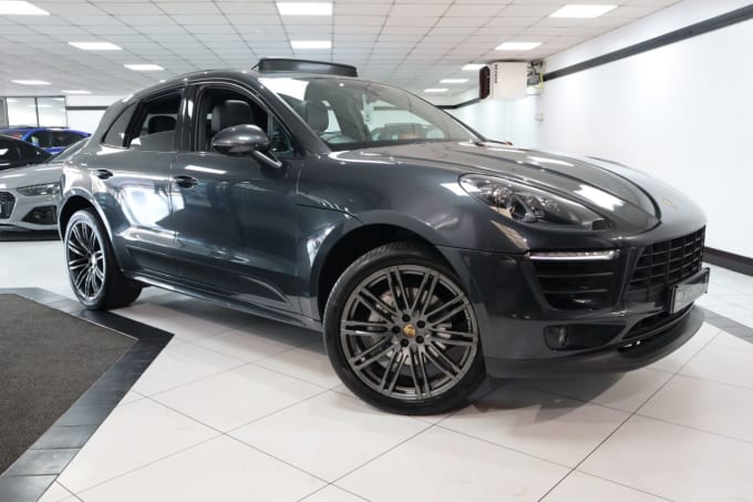 2025 Porsche Macan