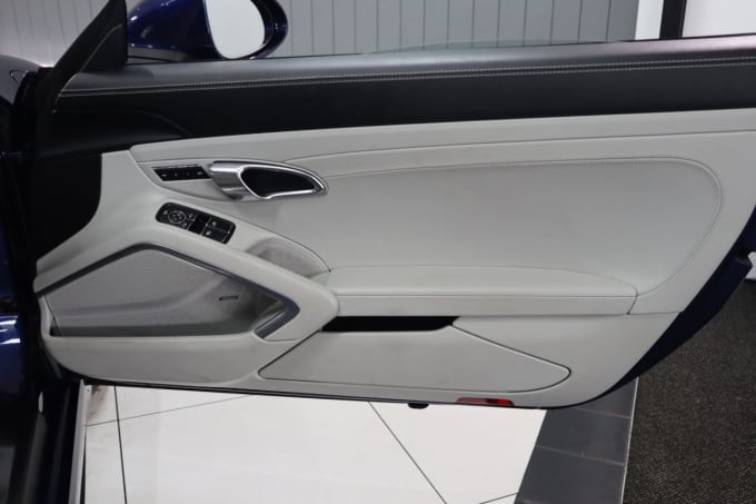 2025 Porsche 718 Cayman