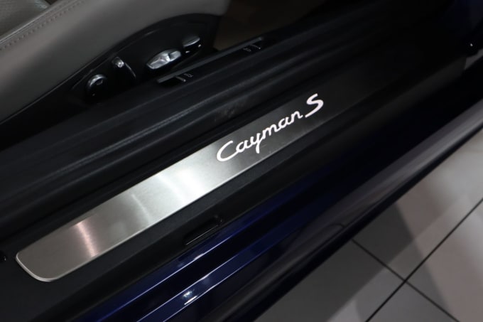 2025 Porsche 718 Cayman
