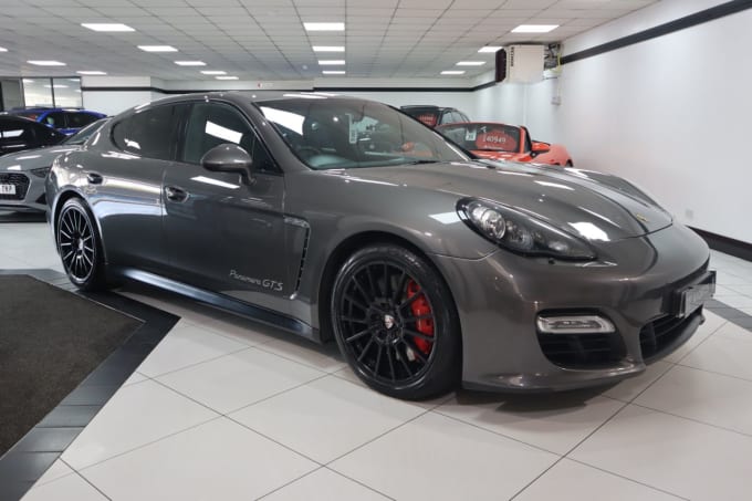 2025 Porsche Panamera