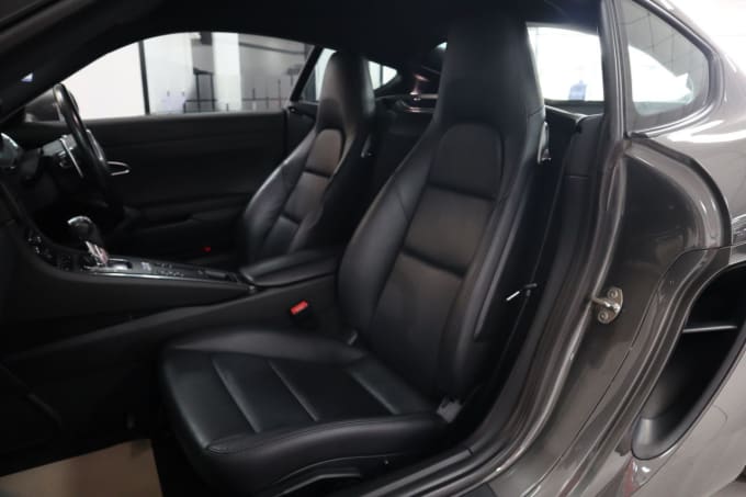 2025 Porsche Cayman