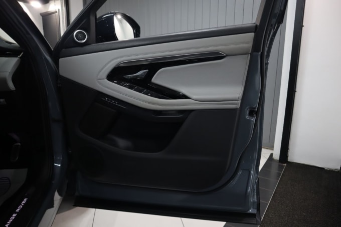 2025 Land Rover Range Rover Evoque