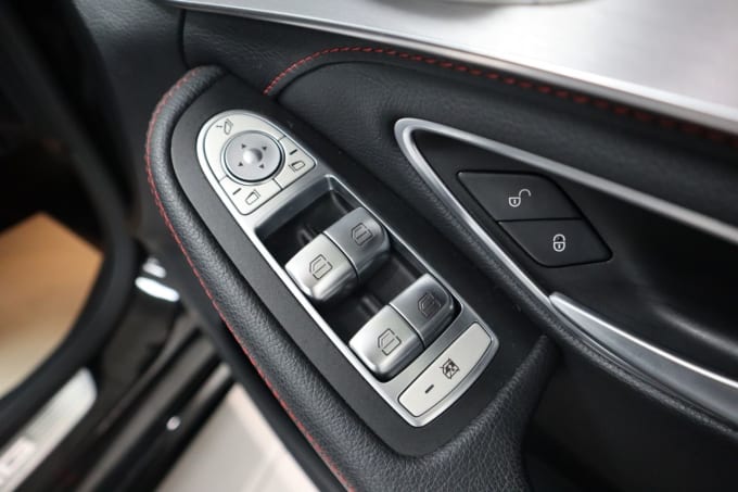2025 Mercedes-benz C-class