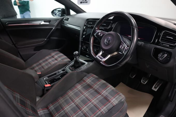 2025 Volkswagen Golf