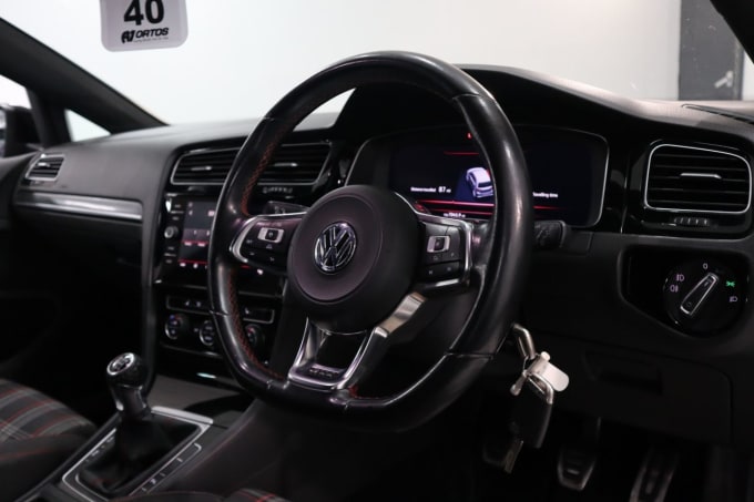 2025 Volkswagen Golf