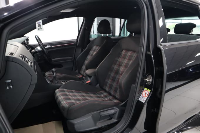 2025 Volkswagen Golf