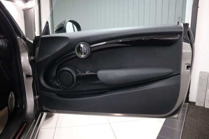 2025 Mini Hatch