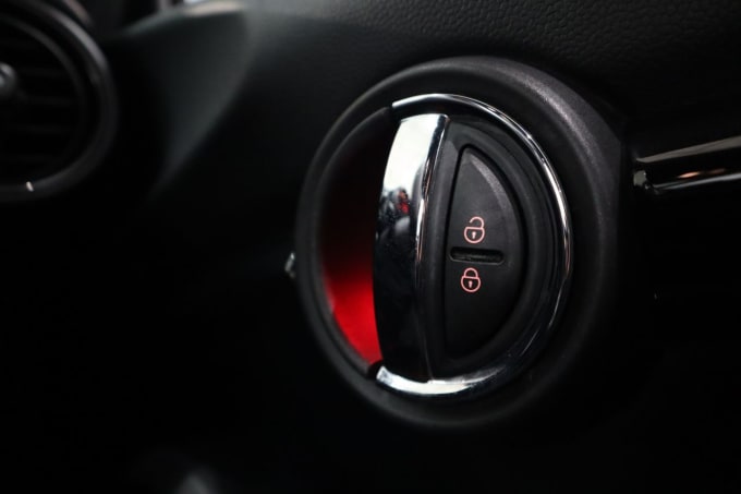 2025 Mini Hatch