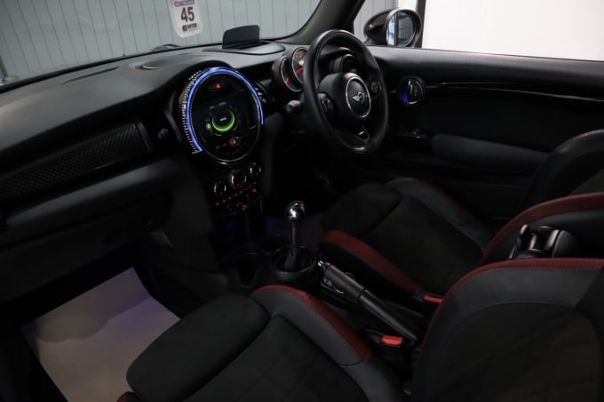2025 Mini Hatch