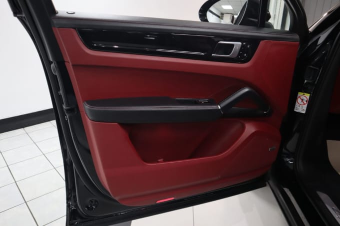 2025 Porsche Cayenne