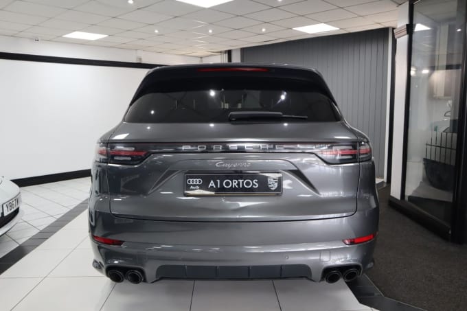 2025 Porsche Cayenne