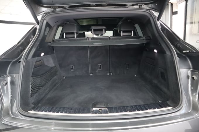 2025 Porsche Cayenne