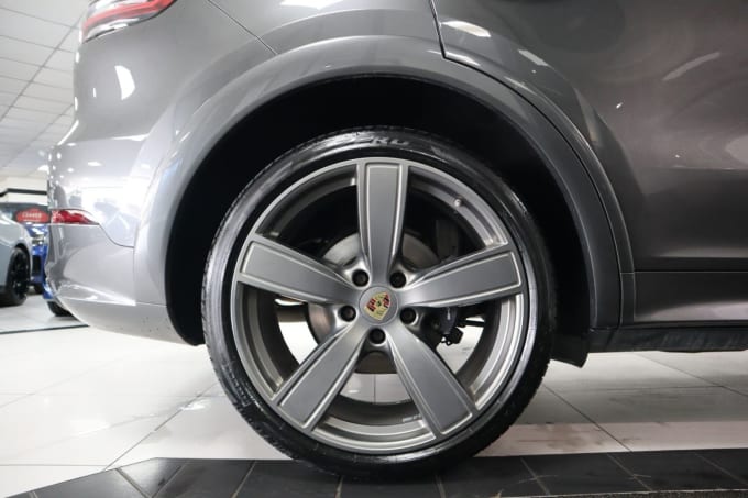 2025 Porsche Cayenne