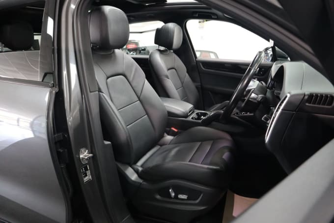 2025 Porsche Cayenne