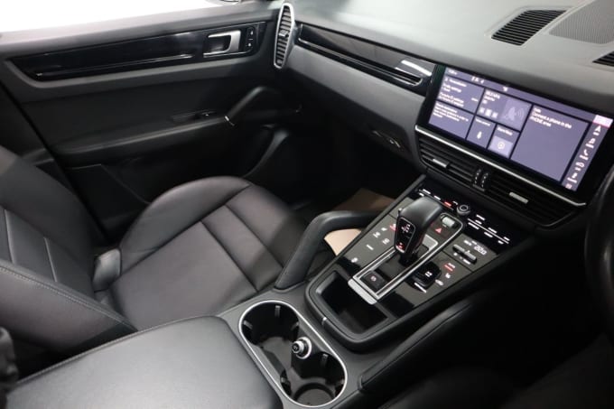 2025 Porsche Cayenne
