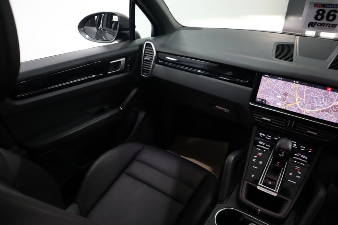 2025 Porsche Cayenne