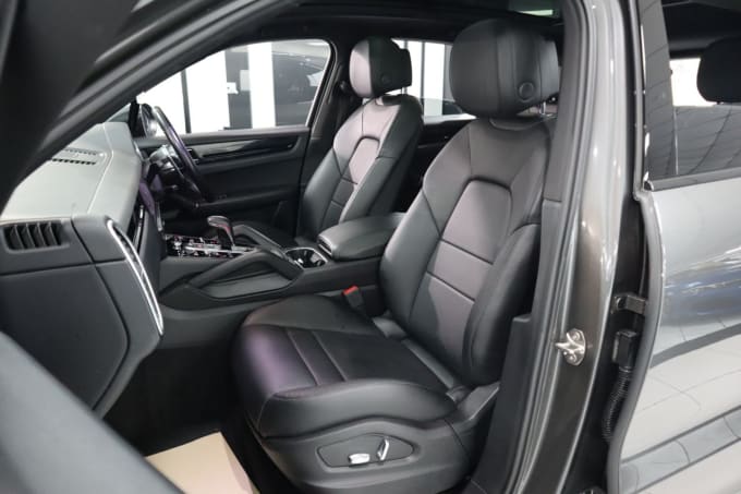 2025 Porsche Cayenne