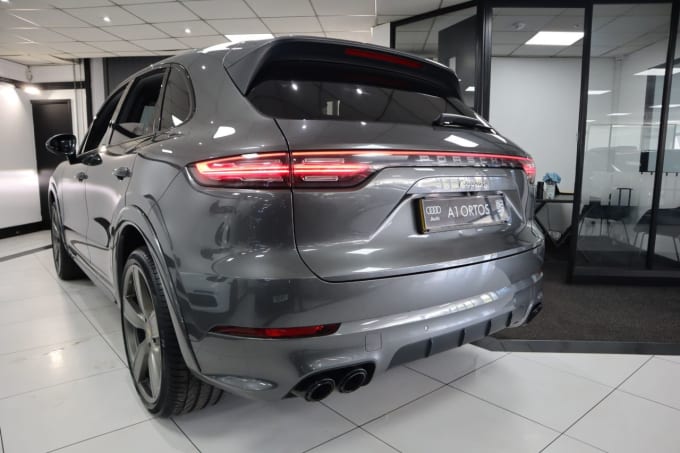 2025 Porsche Cayenne