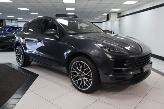 2025 Porsche Macan
