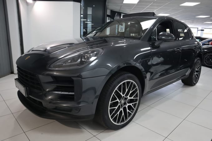 2025 Porsche Macan