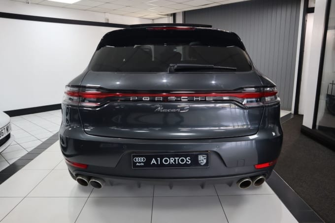 2025 Porsche Macan