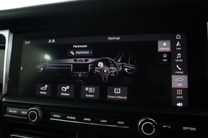 2025 Porsche Macan