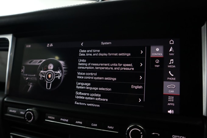 2025 Porsche Macan