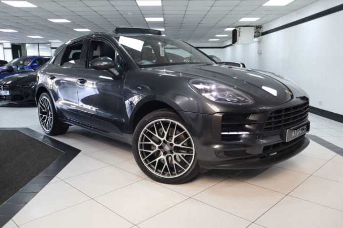 2025 Porsche Macan
