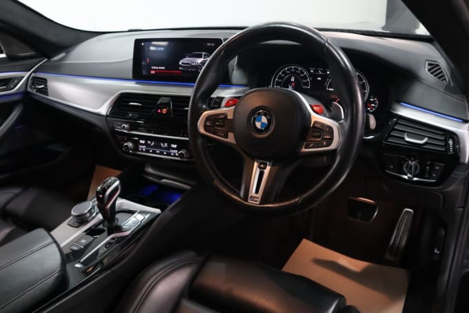 2025 BMW M5