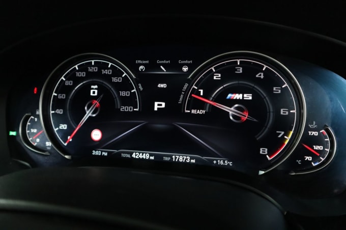 2025 BMW M5