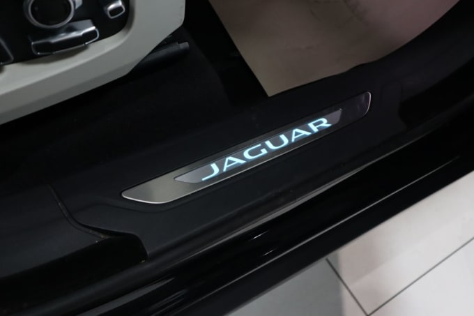 2025 Jaguar F-pace