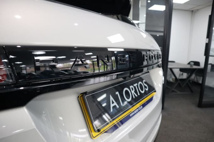 2025 Land Rover Range Rover Evoque