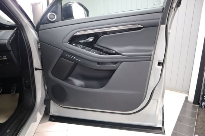 2025 Land Rover Range Rover Evoque