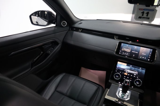 2025 Land Rover Range Rover Evoque