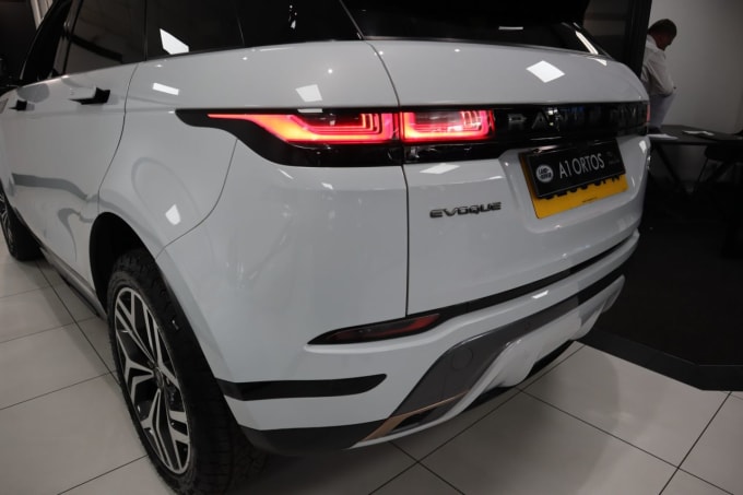 2025 Land Rover Range Rover Evoque