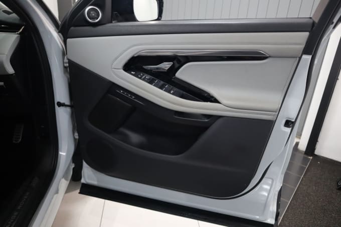 2025 Land Rover Range Rover Evoque