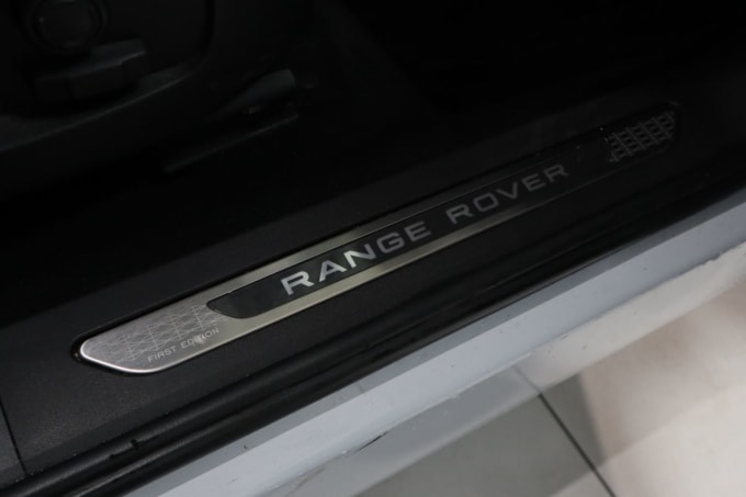 2025 Land Rover Range Rover Evoque