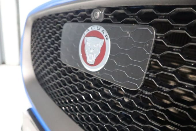 2025 Jaguar F-pace