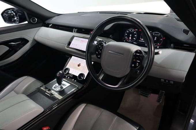 2025 Land Rover Range Rover Evoque