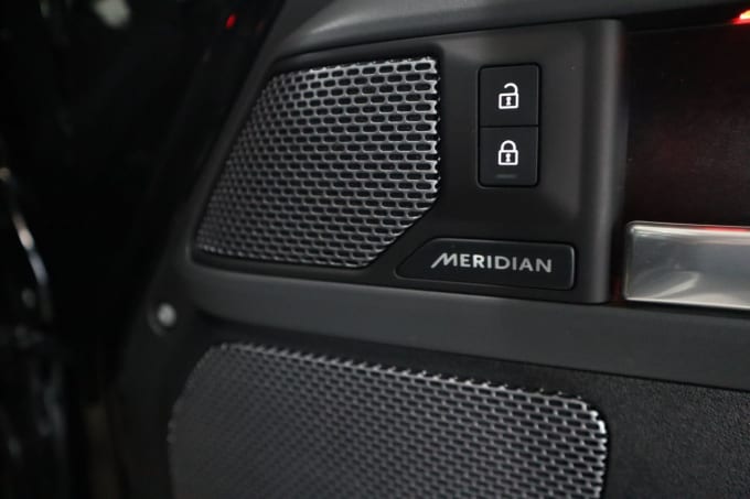 2025 Land Rover Defender