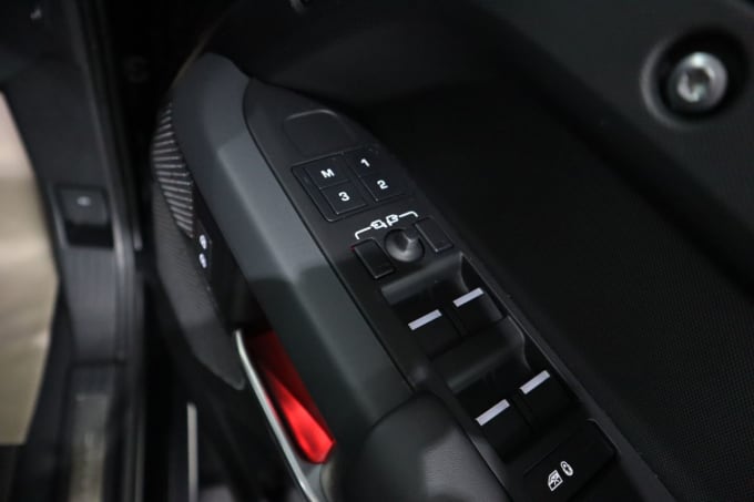 2025 Land Rover Defender