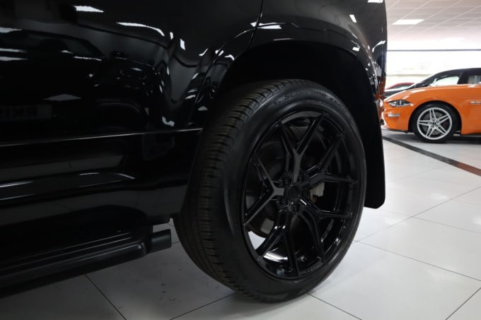 2025 Land Rover Defender
