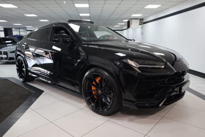 2025 Lamborghini Urus