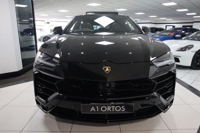 2025 Lamborghini Urus