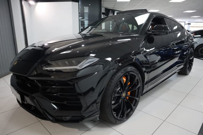 2025 Lamborghini Urus
