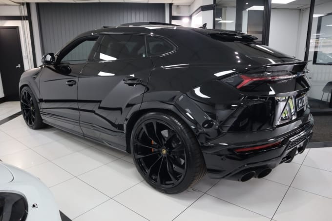 2025 Lamborghini Urus