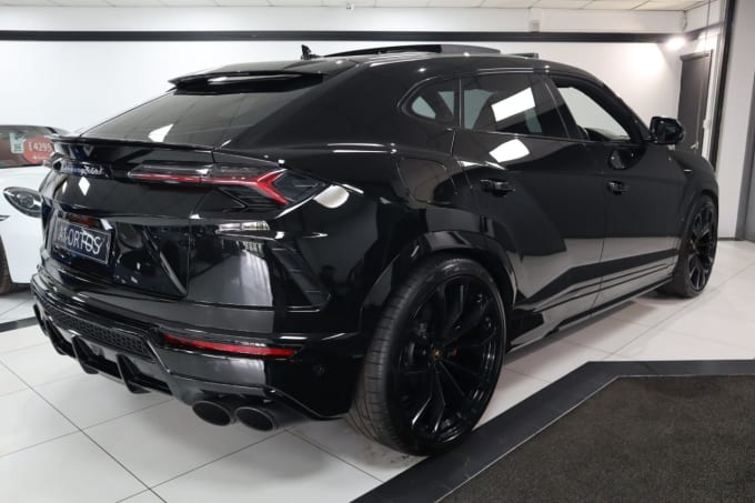 2025 Lamborghini Urus